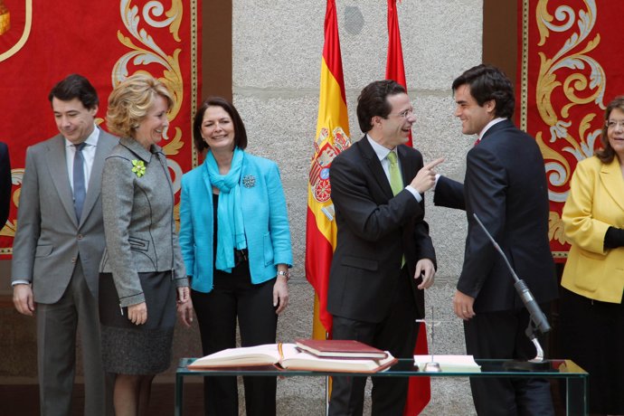 Lasquetty Bromea Con Güemes Durante La Toma De Posesión