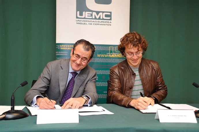 Luis Barcenilla (Izquierda), Presidente De La Fundación UEMC,  Y Jonathan Gonzál