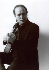 Serrat recupera el trono