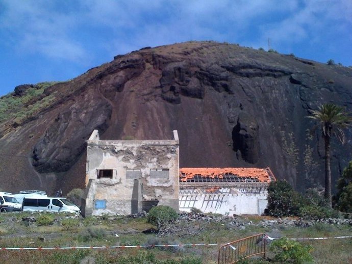 Casa de Jinámar en la que se encuentra el pozo donde trabaja la Policía Nacional