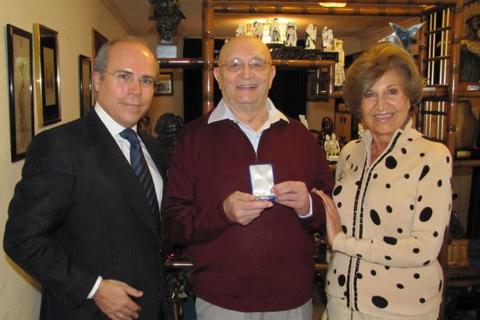 Tony Leblanc, Medalla De Oro De Los Amigos De Los Teatros