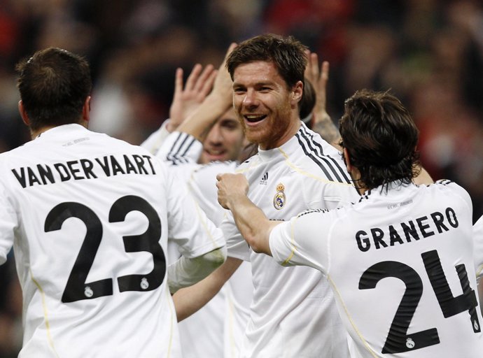Xabi Alonso Celebra El Segundo Gol