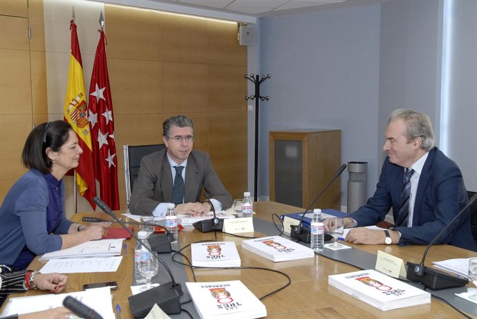Adrados, Granados Y Neira En La Reunión Del Observatorio
