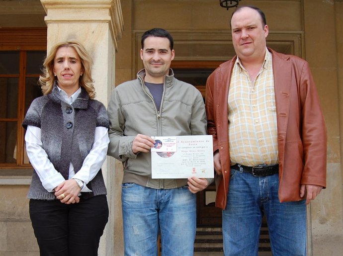 El Ganador Del Concurso MMS De Marzo Con La Concejala De Empleo, Industria Y Com