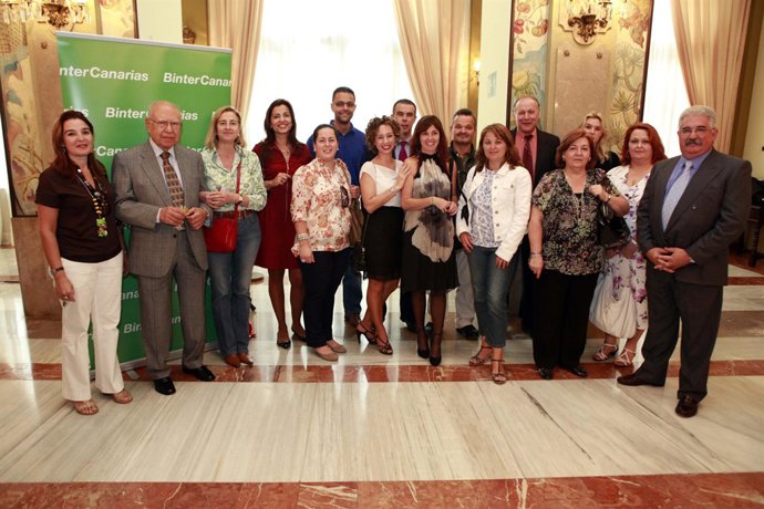 Alumnos Y Monitores Del Curso 'Volar Sin Miedo', Organizado Por Bintercanarias.