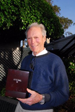 Clint Eastwood y su reloj Tag Heuer Grand Carrera.