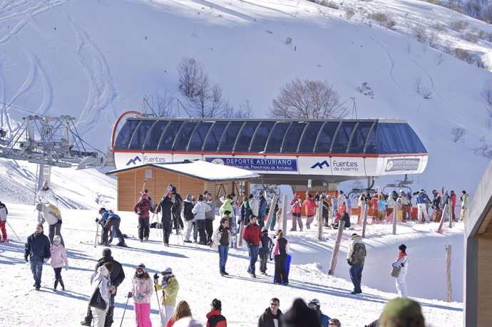 Estación De Esquí Fuentes De Invierno
