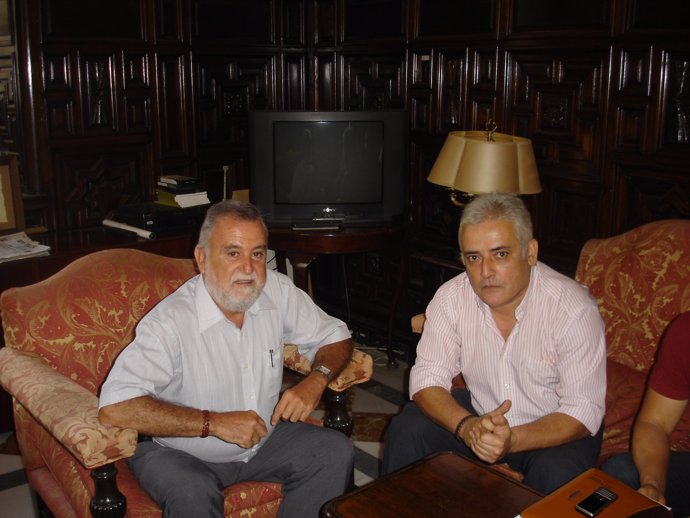 Rodrigo Torrijos Y Manuel Gutiérrez Arregui En Una Fotografía De Archivo.