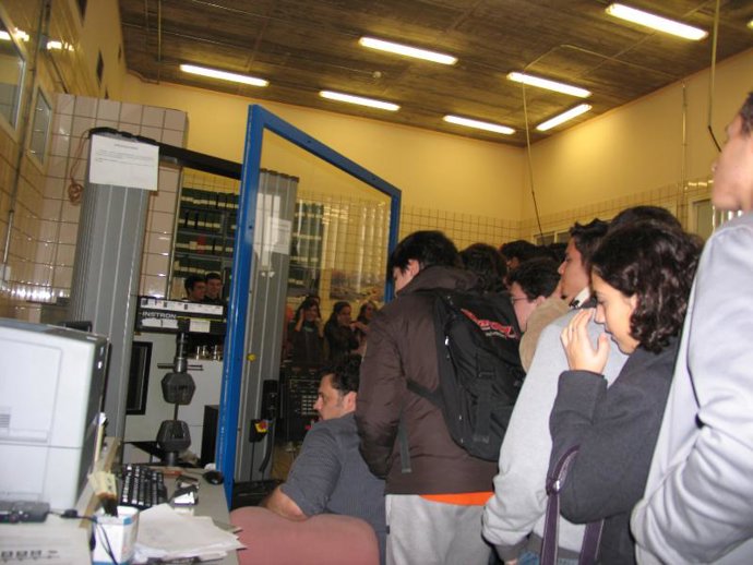 Estudiantes de Bachillerato visitan la ETS de Ingenieros