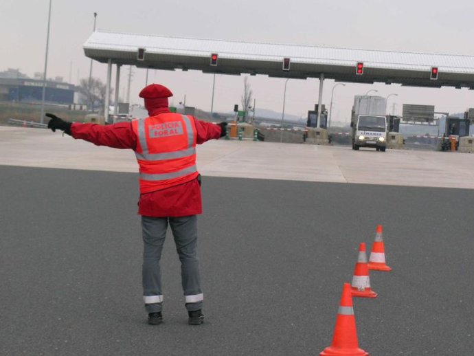 La Policía Foral ha realizado 15 controles de velocidad con motivo de la operaci