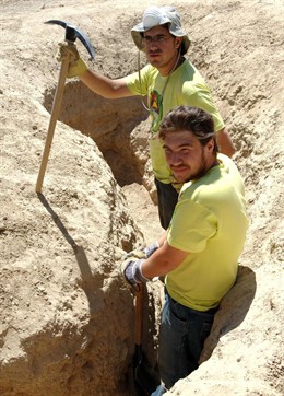 Voluntarios En El Campo De Trabajo