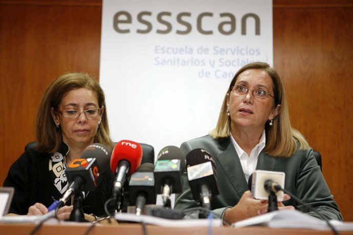 La Directora De La ESSSCAN, Inmaculada Acosta, Y La Consejera Canaria De Sanidad