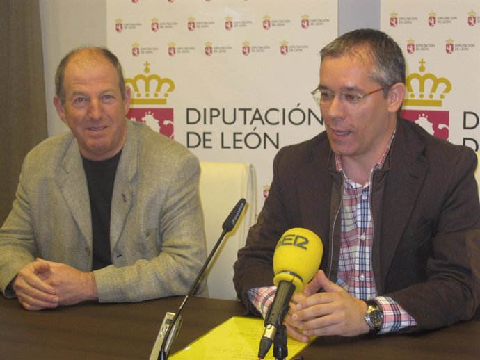 José María López Benito Y El Presidente De La Federación Regional De Deportes Au