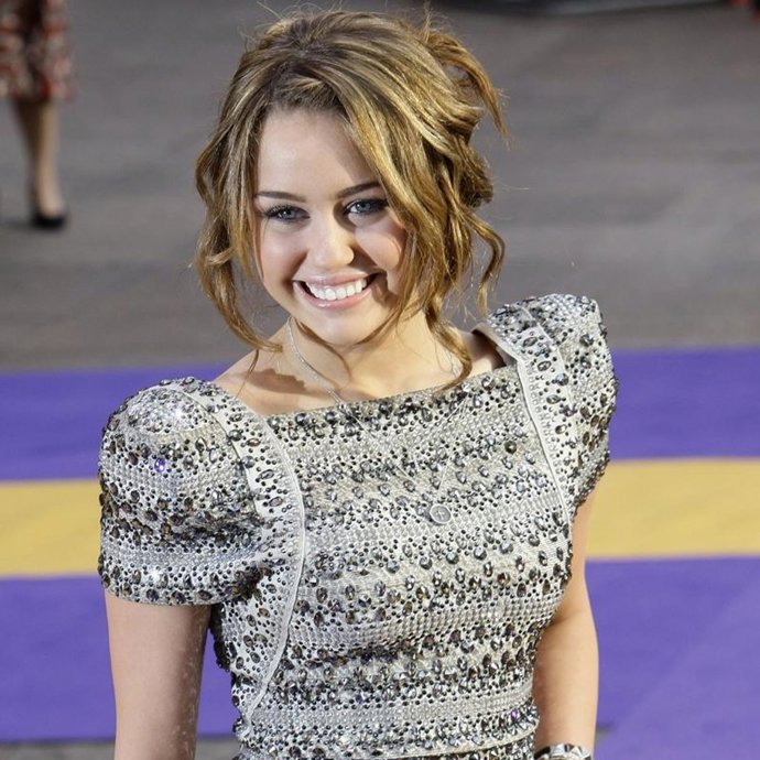 Miley Cyrus quemará la peluca de 'Hannah Montana' 