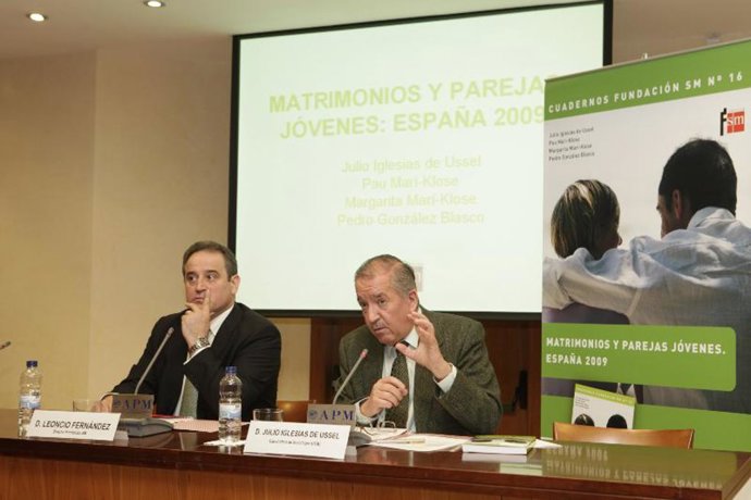 Informe de la Fundación SM Matrimonios y parejas jóvenes. España 2009