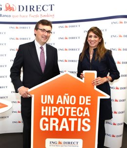 Entrega Del Premio A La Cliente Dos Millones De ING