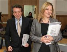 Los Consejeros De La Presidencia (I) Y De Hacienda (D)