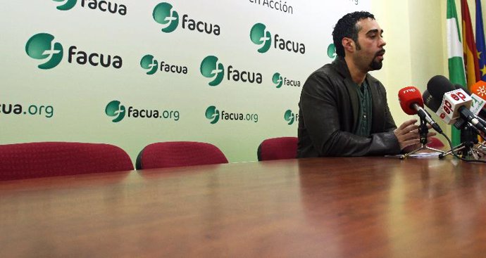 El portavoz de Facua, Rubén Sánchez, durante la rueda de prensa