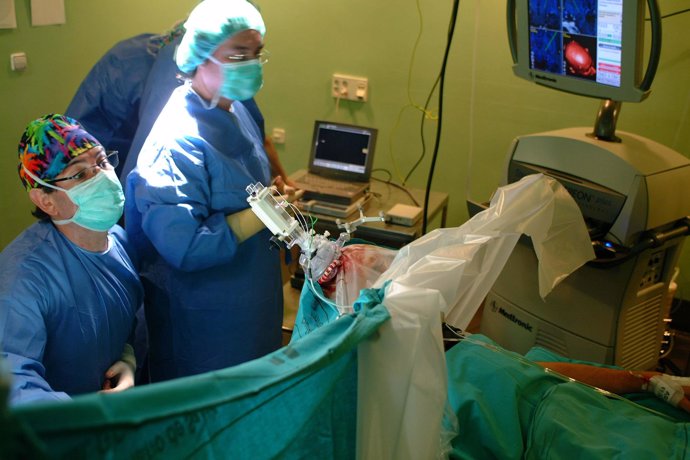Sanidad Realiza En El Hospital Universitario De Gran Canaria Dr Negrín Una Inter