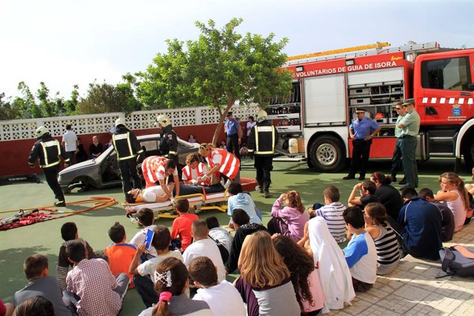 Evacuan Con Éxito Un Colegio En Guía De Isora (Tenerife) Durante Un Simulacro Po
