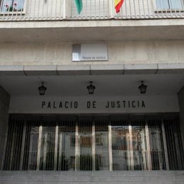 Fachada De La Audiencia Provincial De Huelva