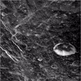 Dione, Luna De Saturno