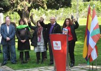Madrazo (EB) le recuerda a López que cuando cerraron Egunkaria criticó a quienes salieron a la calle a denunciarlo