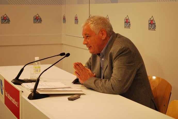 Guillerme Vázquez Durante La Rueda De Prensa