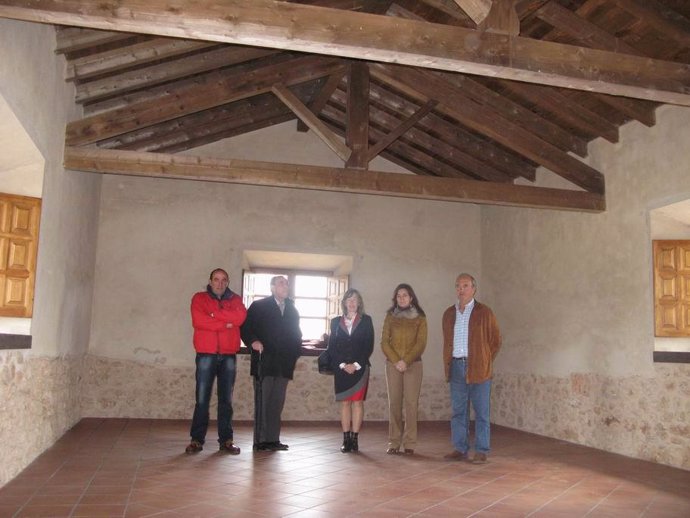 Las Autoridades Visitan El Antiguo Matadero De Prádanos.
