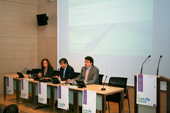 Tres De Los Ponentes De La II Moodlemot De Castilla Y León.