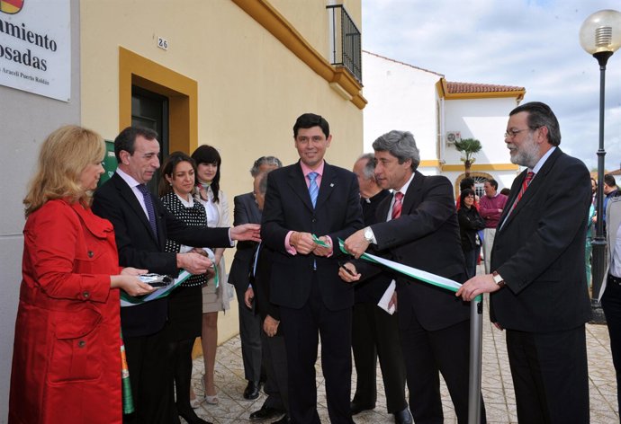 Un Momento De La Inauguración