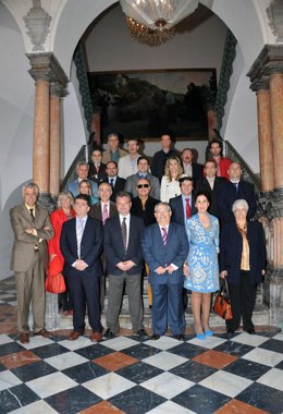 Morales Junto A Los Joyeros