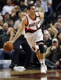 Baloncesto/NBA.- Los Blazers, con un discreto Rudy Fernández, sorprenden en el primer asalto a los Suns  