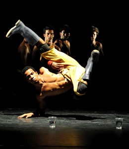 'Agwa', De La Compañía Käfig