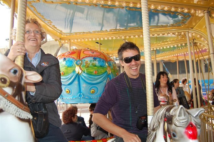 Jóvenes Manifestantes Y Sus Padres