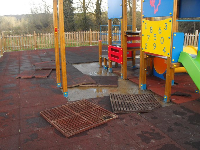 Imagen Del Estado Actual Del Parque Infantil En Villarrodrigo (León)