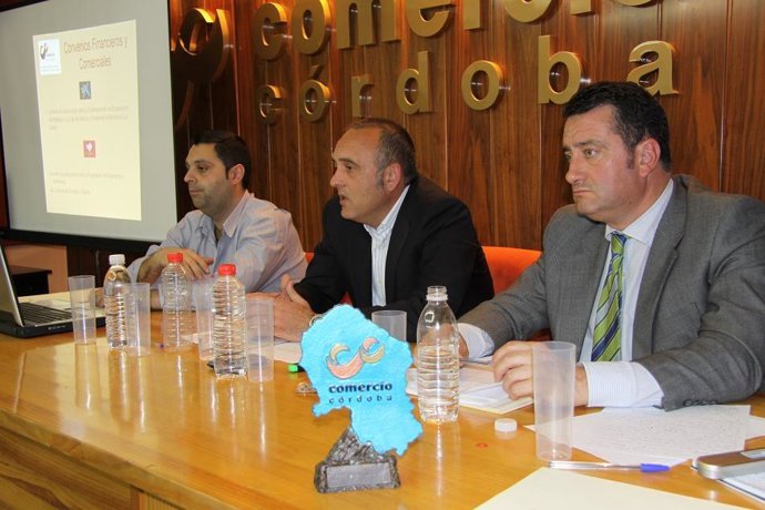 Bados (En El Centro) Se Dirige A La Asamblea De Comercio Córdoba