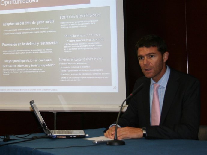 Díaz Guerra Inauguró La Cumbre Entre Sector Turístico Y Viticultores