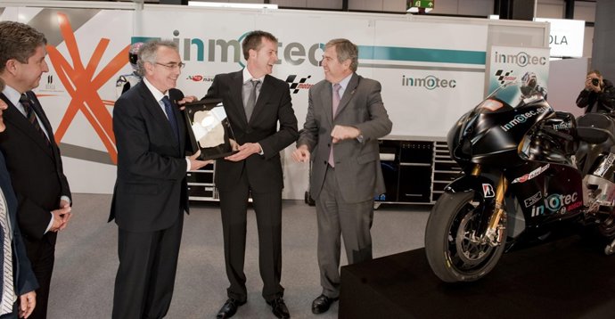 El Presidente Sanz Entrega El Premio 'Empresa Bandera 2009'