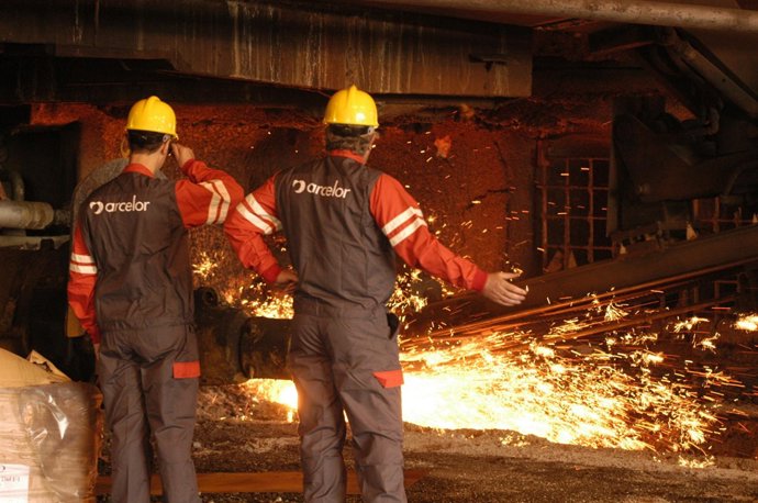 Operarios De Arcelormittal.