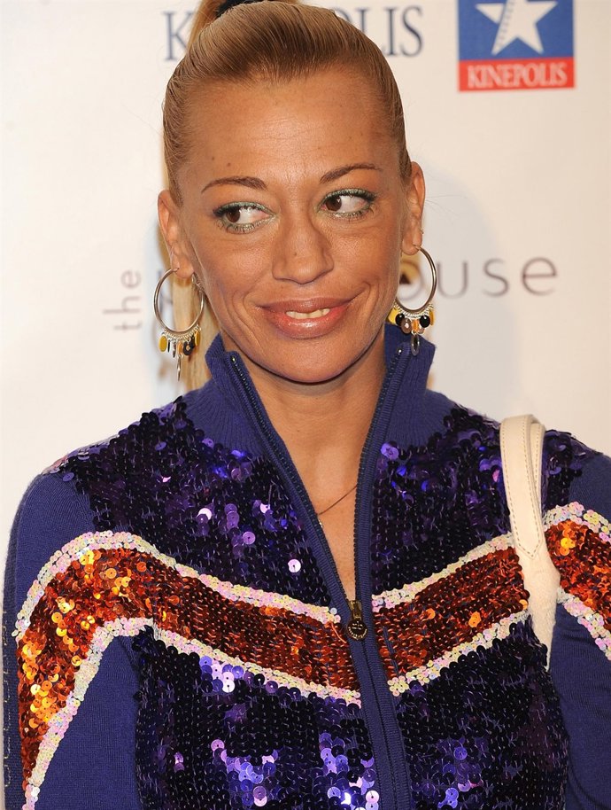 Belén Esteban Posa Sonriente