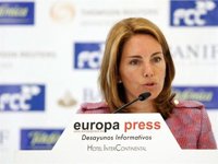 Quiroga pide que se tomen todas las medidas para que ETA no se "cuele" en las instituciones y "no haya una vuelta atrás"