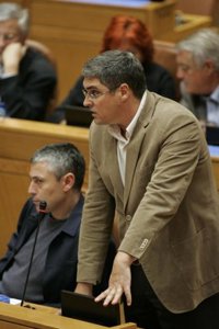 El BNG censura que Feijóo cuestione ahora el pago a familiares de dependientes fallecidos, porque "es obligado por ley"