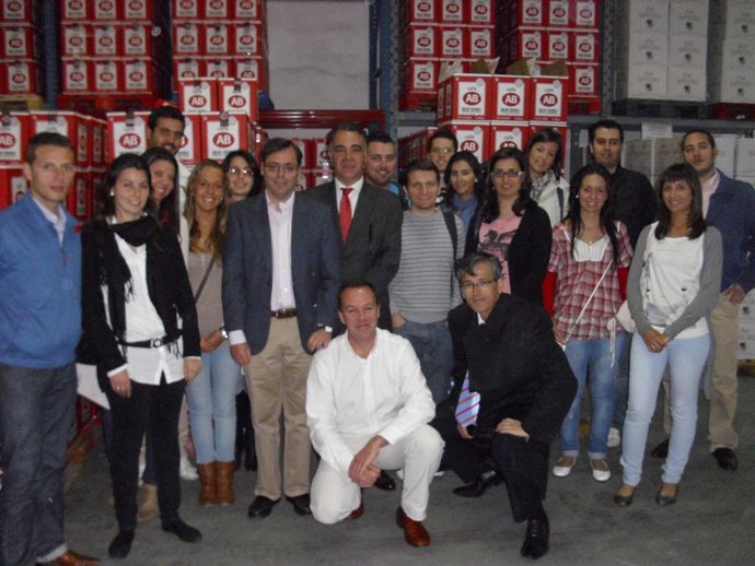 Estudiantes De La US Visitando La Empresa Café, SL