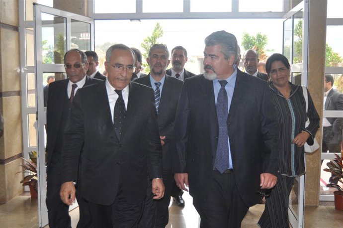 El Alcalde De Beni-Enzar Y Farhana Con El Alto Representante De Los Antiguos Com