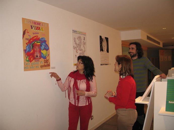 Teresa Gutiérrez Durante La Inauguración De La Exposición.