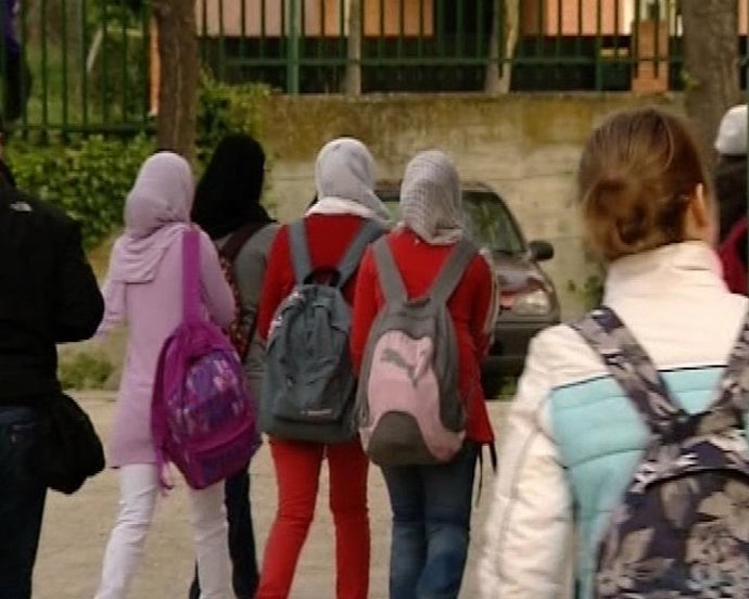 El velo sigue suscitando reacciones