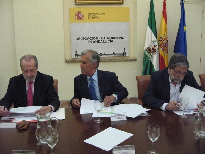 López Garzón Con Francisco Toscano A Su Izquierda Y Fernando Rodríguez Villalobo