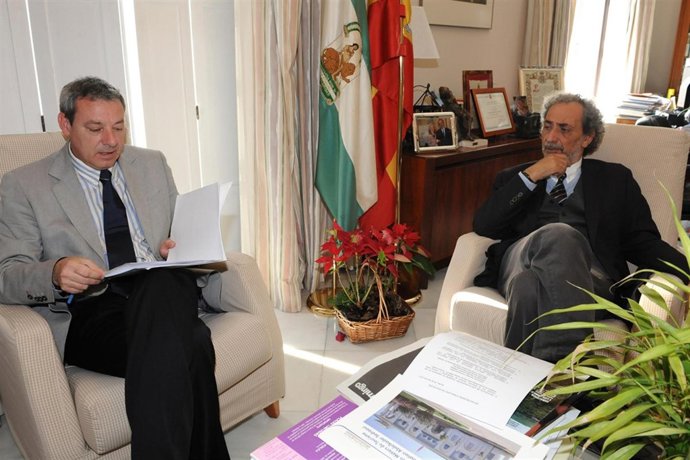 El Nuevo Consejero De Educación Y José Chamizo