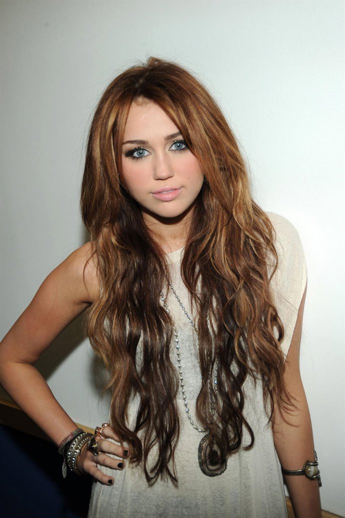 La Actriz Y Cantante Miley Cyrus
